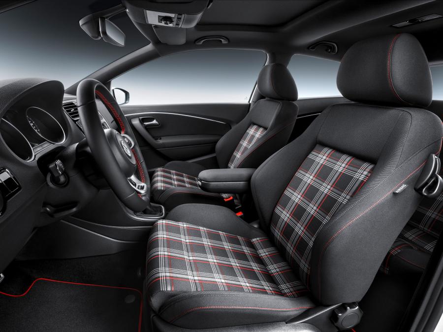 Volkswagen Polo GTi 3-Door 2014 года  (фото 10 из 13)